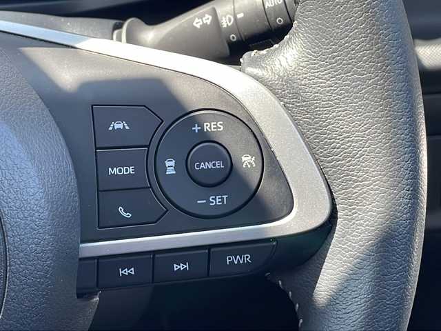 トヨタ ライズ Z 三重県 2020(令2)年 2.2万km シャイニングホワイトパール 衝突軽減　レーンキープ　純正９型ディスプレイオーディオ　追従型クルーズコントロール　ドライブレコーダー　シートヒーター　ＬＥＤヘッドライト　フォグランプ　アイドリングストップ　ビルトインＥＴＣ　ＵＳＢ　コーナーセンサー　電動格納ミラー　ステアリングスイッチ