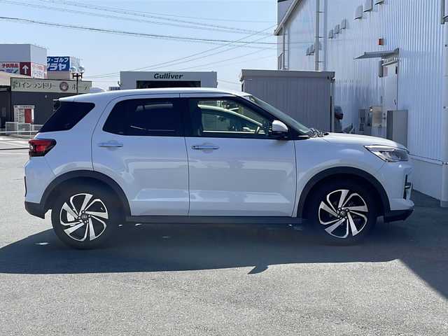 トヨタ ライズ Z 三重県 2020(令2)年 2.2万km シャイニングホワイトパール 衝突軽減　レーンキープ　純正９型ディスプレイオーディオ　追従型クルーズコントロール　ドライブレコーダー　シートヒーター　ＬＥＤヘッドライト　フォグランプ　アイドリングストップ　ビルトインＥＴＣ　ＵＳＢ　コーナーセンサー　電動格納ミラー　ステアリングスイッチ