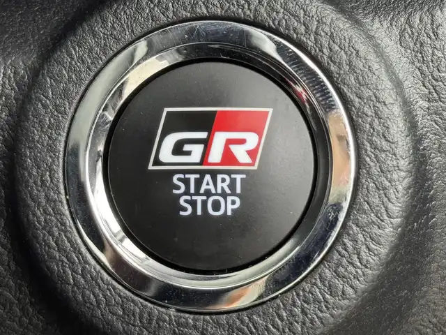 トヨタ ハイラックス Z GRスポーツ 福岡県 2022(令4)年 4.3万km 白 純正ナビ　/全方位カメラ　/衝突軽減システム　/レーンキープ　/クリアランスソナー　/トランスファースイッチ　/クルーズコントロール　/ダウンヒルアシスト　/リヤデフロック　/パドルシフト　/ハーフレザー　/パワーシート