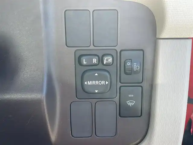 ダイハツ ブーン 1．0 CL 青森県 2012(平24)年 8万km シャイニングレッド ４WD/寒冷地仕様/純正オーディオ/（AM/FM/CD)/横滑り防止システム/ハロゲンランプ/純正フロアマット/純正ホイールキャップ/YOKOHAMA iceGUARD 冬タイヤ車載/取扱説明書/保証書