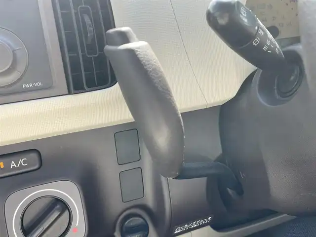 ダイハツ ブーン 1．0 CL 青森県 2012(平24)年 8万km シャイニングレッド ４WD/寒冷地仕様/純正オーディオ/（AM/FM/CD)/横滑り防止システム/ハロゲンランプ/純正フロアマット/純正ホイールキャップ/YOKOHAMA iceGUARD 冬タイヤ車載/取扱説明書/保証書