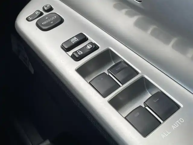 トヨタ ヴォクシー ZS 煌 岩手県 2010(平22)年 17.8万km シルバーM 4WD 純正ＨＤＤナビ ＴＶ Ｂｌｕｅｔｏｏｔｈ　AUX バックカメラ　両側パワースライドドア　ビルトインETC　オートライト スマートキー