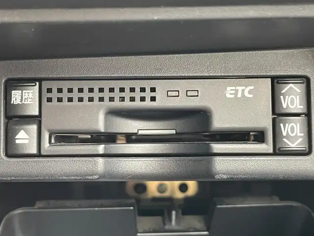 トヨタ ヴォクシー ZS 煌 岩手県 2010(平22)年 17.8万km シルバーM 4WD 純正ＨＤＤナビ ＴＶ Ｂｌｕｅｔｏｏｔｈ　AUX バックカメラ　両側パワースライドドア　ビルトインETC　オートライト スマートキー