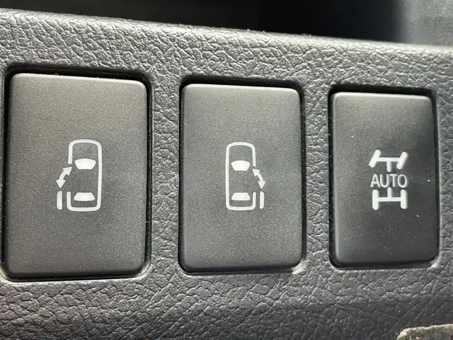 トヨタ ヴォクシー ZS 煌 岩手県 2010(平22)年 17.8万km シルバーM 4WD 純正ＨＤＤナビ ＴＶ Ｂｌｕｅｔｏｏｔｈ　AUX バックカメラ　両側パワースライドドア　ビルトインETC　オートライト スマートキー