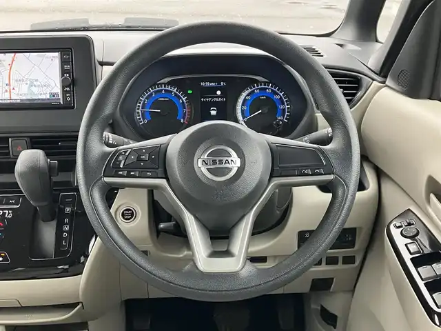 日産 ルークス X 道南・函館 2022(令4)年 4.4万km ホワイトパール /純正ナビ//フルセグTV//夏冬タイヤ//全方位カメラ//純正エンジンスターター//ドライブレコーダー前後//ETC//エマージェンシーブレーキ//車線逸脱警報//クリアランスソナー//オートマチックハイビーム//片側パワースライドドア//前席シートヒーター//リヤシーリングファン//シートバックテーブル//オートライト//スマートキー//エンジンプッシュスタート//ワンオーナー