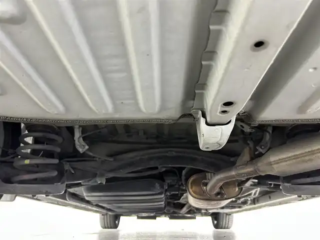 トヨタ ヴォクシー ハイブリッド ZS 煌 佐賀県 2018(平30)年 14.1万km ホワイトパールクリスタルシャイン アルパイン１１インチナビ　/アルパインフリップダウンモニター　/両側パワースライドドア　/衝突被害軽減装置　/レーンキープアシスト　/オートマチックハイビーム/バックカメラ　/フルセグテレビ　/ビルトインＥＴＣ　/クルーズコントロール/純正16インチアルミホイール/LEDヘッドライト/スマートキー