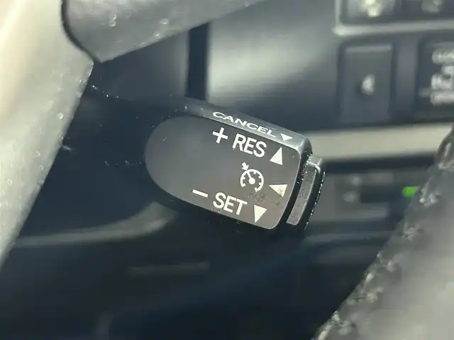 トヨタ ヴォクシー ハイブリッド ZS 煌 佐賀県 2018(平30)年 14.1万km ホワイトパールクリスタルシャイン アルパイン１１インチナビ　/アルパインフリップダウンモニター　/両側パワースライドドア　/衝突被害軽減装置　/レーンキープアシスト　/オートマチックハイビーム/バックカメラ　/フルセグテレビ　/ビルトインＥＴＣ　/クルーズコントロール/純正16インチアルミホイール/LEDヘッドライト/スマートキー