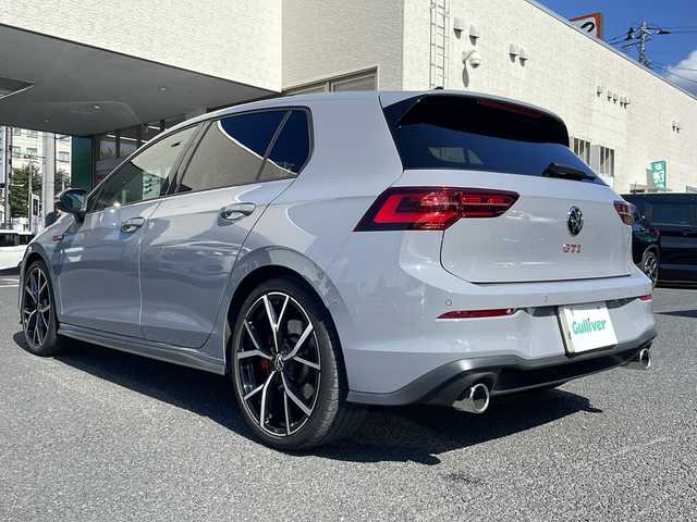 フォルクスワーゲン ＶＷ ゴルフ ＧＴＩ 山形県 2022(令4)年 1.5万km ブルーグリーン ・ワンオーナー/・サンルーフ/・純正ディスプレイオーディオ/フルセグ/Bluetooth//AppleCarPlay/AndroidAuto/・ハーマンカードンサウンドシステム/・置くだけ充電/・バックカメラ/・ビルトインETC2.0/・アダプティブクルーズコントロール/・レーンキープアシスト/・衝突被害軽減ブレーキ/・前後クリアランスソナー/・パーキングアシスト/・ヘッドアップディスプレイ/・ハンドルヒーター/・レザーシート/・D席パワーシート（シートメモリー付き）/・前席シートヒーター、ベンチレーション/・パドルシフト/・純正19インチAW/・純正AW＋スタッドレスタイヤ車載/・スペアキー1本/・保証書/・取扱説明書