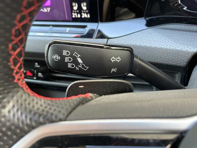 フォルクスワーゲン ＶＷ ゴルフ ＧＴＩ 山形県 2022(令4)年 1.5万km ブルーグリーン ・ワンオーナー/・サンルーフ/・純正ディスプレイオーディオ/フルセグ/Bluetooth//AppleCarPlay/AndroidAuto/・ハーマンカードンサウンドシステム/・置くだけ充電/・バックカメラ/・ビルトインETC2.0/・アダプティブクルーズコントロール/・レーンキープアシスト/・衝突被害軽減ブレーキ/・前後クリアランスソナー/・パーキングアシスト/・ヘッドアップディスプレイ/・ハンドルヒーター/・レザーシート/・D席パワーシート（シートメモリー付き）/・前席シートヒーター、ベンチレーション/・パドルシフト/・純正19インチAW/・純正AW＋スタッドレスタイヤ車載/・スペアキー1本/・保証書/・取扱説明書