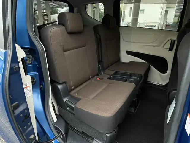 トヨタ シエンタ ハイブリッド G 埼玉県 2016(平28)年 2.6万km コバルトブルーメタリック ワンオーナー車/社外SDナビTV/バックカメラ/ETC/両側パワースライドドア/LEDヘッドライト/フォグランプ/オートライト/ドアバイザー/純正AW＋夏タイヤ車載/走行２５９２２キロ/保証書付整備手帳/取扱説明書