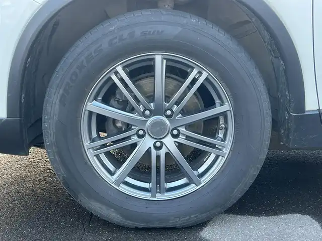 日産 エクストレイル 20X エマージェンシーブレーキ 秋田県 2015(平27)年 10.4万km ブリリアントホワイトパール ４WD/インテリジェントエマージェンシーブレーキ/純正SDナビ（DVD/CD/BT/AM/FM/USB）/フルセグ（走行中視聴不可能）/アラウンドビューモニター/社外１７インチアルミ（夏タイヤ装着）/スマートキー/純正エンジンスターター/アイドリングストップ/プッシュスタート/クルーズコントロール追従走行なし/ダウンヒルアシストコントロール/コーナーセンサー/車線逸脱防止支援システム/車両接近通報装置/ブラインドスポットモニター/ステアリングスイッチ/前席シートヒーター/ビルトインETC/センターデフロック/デジタルインナーミラー/社外フロアマット/純正ドアバイザー/オートライト/オートエアコン/パワーステアリング/パワーウィンドウ/横滑り防止/盗難防止装置/寒冷地仕様/電動格納ウィンカーミラー/取扱説明書/スペアキー×１