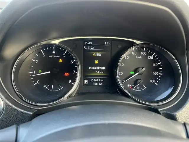 日産 エクストレイル 20X エマージェンシーブレーキ 秋田県 2015(平27)年 10.4万km ブリリアントホワイトパール ４WD/インテリジェントエマージェンシーブレーキ/純正SDナビ（DVD/CD/BT/AM/FM/USB）/フルセグ（走行中視聴不可能）/アラウンドビューモニター/社外１７インチアルミ（夏タイヤ装着）/スマートキー/純正エンジンスターター/アイドリングストップ/プッシュスタート/クルーズコントロール追従走行なし/ダウンヒルアシストコントロール/コーナーセンサー/車線逸脱防止支援システム/車両接近通報装置/ブラインドスポットモニター/ステアリングスイッチ/前席シートヒーター/ビルトインETC/センターデフロック/デジタルインナーミラー/社外フロアマット/純正ドアバイザー/オートライト/オートエアコン/パワーステアリング/パワーウィンドウ/横滑り防止/盗難防止装置/寒冷地仕様/電動格納ウィンカーミラー/取扱説明書/スペアキー×１