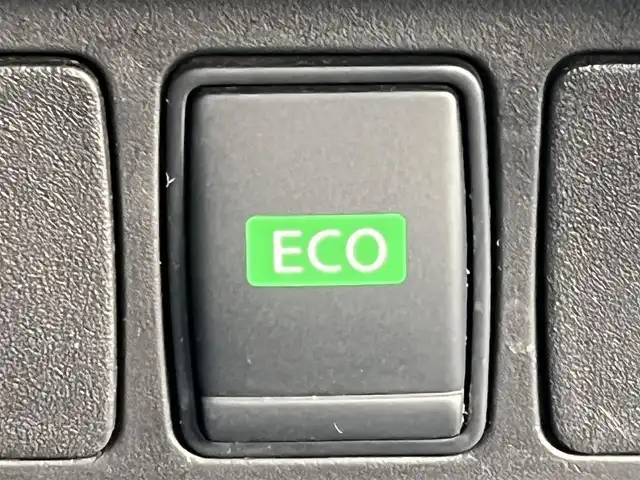 日産 エクストレイル 20X エマージェンシーブレーキ 秋田県 2015(平27)年 10.4万km ブリリアントホワイトパール ４WD/インテリジェントエマージェンシーブレーキ/純正SDナビ（DVD/CD/BT/AM/FM/USB）/フルセグ（走行中視聴不可能）/アラウンドビューモニター/社外１７インチアルミ（夏タイヤ装着）/スマートキー/純正エンジンスターター/アイドリングストップ/プッシュスタート/クルーズコントロール追従走行なし/ダウンヒルアシストコントロール/コーナーセンサー/車線逸脱防止支援システム/車両接近通報装置/ブラインドスポットモニター/ステアリングスイッチ/前席シートヒーター/ビルトインETC/センターデフロック/デジタルインナーミラー/社外フロアマット/純正ドアバイザー/オートライト/オートエアコン/パワーステアリング/パワーウィンドウ/横滑り防止/盗難防止装置/寒冷地仕様/電動格納ウィンカーミラー/取扱説明書/スペアキー×１