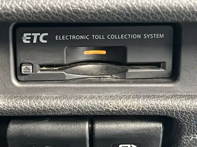 日産 エクストレイル 20X エマージェンシーブレーキ 秋田県 2015(平27)年 10.4万km ブリリアントホワイトパール ４WD/インテリジェントエマージェンシーブレーキ/純正SDナビ（DVD/CD/BT/AM/FM/USB）/フルセグ（走行中視聴不可能）/アラウンドビューモニター/社外１７インチアルミ（夏タイヤ装着）/スマートキー/純正エンジンスターター/アイドリングストップ/プッシュスタート/クルーズコントロール追従走行なし/ダウンヒルアシストコントロール/コーナーセンサー/車線逸脱防止支援システム/車両接近通報装置/ブラインドスポットモニター/ステアリングスイッチ/前席シートヒーター/ビルトインETC/センターデフロック/デジタルインナーミラー/社外フロアマット/純正ドアバイザー/オートライト/オートエアコン/パワーステアリング/パワーウィンドウ/横滑り防止/盗難防止装置/寒冷地仕様/電動格納ウィンカーミラー/取扱説明書/スペアキー×１