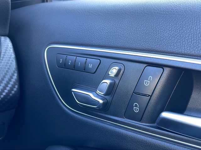 メルセデス・ベンツ Ａ１８０ AMG スタイル 大阪府 2015(平27)年 2.6万km ジュピターレッド 純正ナビ【TV/BlueTooth/CD・DVD】/バックカメラ/メモリー機能付パワーシート【運転席】/クルーズコントロール/アイドリングストップ/前席シートヒーター/アダプティブハイビームアシスト/パークトロニック/LEDヘッドランプ/前後ドライブレコーダー/18インチ5本スポークアルミホイール/パドルシフト/DYNAMICSELECT