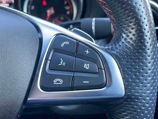 メルセデス・ベンツ Ａ１８０ AMG スタイル 大阪府 2015(平27)年 2.6万km ジュピターレッド 純正ナビ【TV/BlueTooth/CD・DVD】/バックカメラ/メモリー機能付パワーシート【運転席】/クルーズコントロール/アイドリングストップ/前席シートヒーター/アダプティブハイビームアシスト/パークトロニック/LEDヘッドランプ/前後ドライブレコーダー/18インチ5本スポークアルミホイール/パドルシフト/DYNAMICSELECT