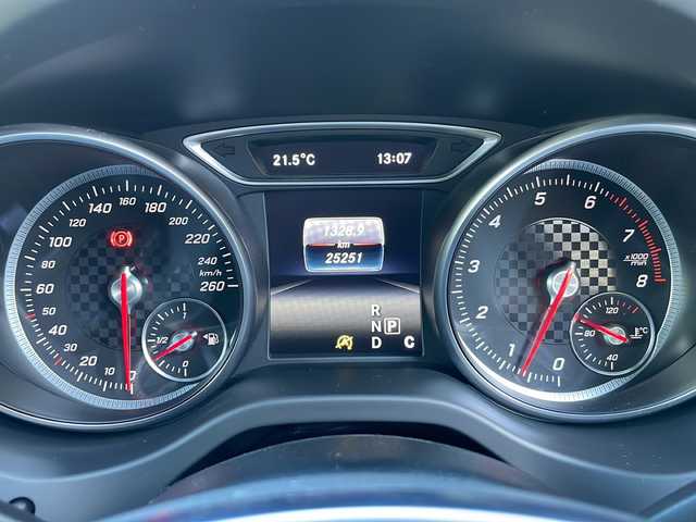 メルセデス・ベンツ Ａ１８０ AMG スタイル 大阪府 2015(平27)年 2.6万km ジュピターレッド 純正ナビ【TV/BlueTooth/CD・DVD】/バックカメラ/メモリー機能付パワーシート【運転席】/クルーズコントロール/アイドリングストップ/前席シートヒーター/アダプティブハイビームアシスト/パークトロニック/LEDヘッドランプ/前後ドライブレコーダー/18インチ5本スポークアルミホイール/パドルシフト/DYNAMICSELECT