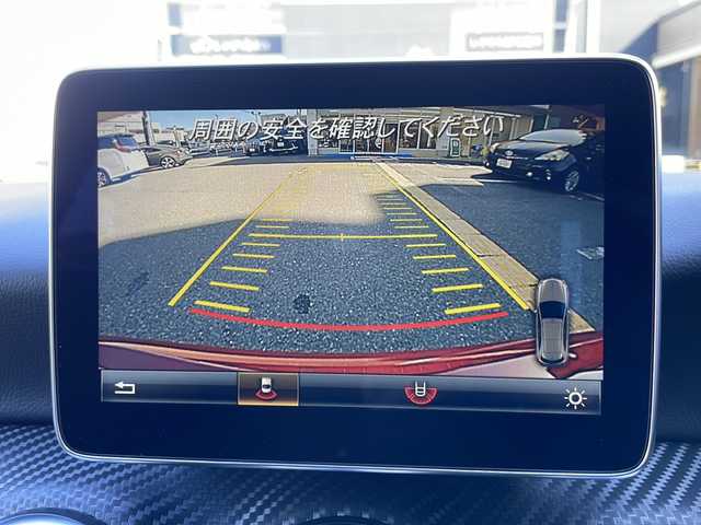 メルセデス・ベンツ Ａ１８０ AMG スタイル 大阪府 2015(平27)年 2.6万km ジュピターレッド 純正ナビ【TV/BlueTooth/CD・DVD】/バックカメラ/メモリー機能付パワーシート【運転席】/クルーズコントロール/アイドリングストップ/前席シートヒーター/アダプティブハイビームアシスト/パークトロニック/LEDヘッドランプ/前後ドライブレコーダー/18インチ5本スポークアルミホイール/パドルシフト/DYNAMICSELECT