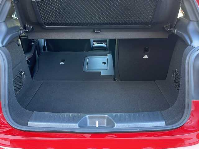 メルセデス・ベンツ Ａ１８０ AMG スタイル 大阪府 2015(平27)年 2.6万km ジュピターレッド 純正ナビ【TV/BlueTooth/CD・DVD】/バックカメラ/メモリー機能付パワーシート【運転席】/クルーズコントロール/アイドリングストップ/前席シートヒーター/アダプティブハイビームアシスト/パークトロニック/LEDヘッドランプ/前後ドライブレコーダー/18インチ5本スポークアルミホイール/パドルシフト/DYNAMICSELECT