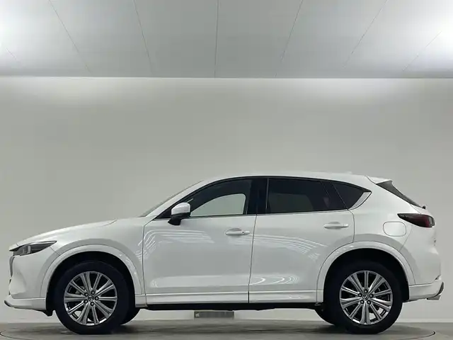 マツダ ＣＸ－５ XD エクスクルーシブモード 埼玉県 2023(令5)年 0.8万km ロジウムホワイトプレミアムメタリック 禁煙　１０型ナビ　ＢＯＳＥ　ワイヤレス充電　３６０°　本革　シートヒーター　ベンチレーション　パワーバックドア　クルーズコントロール　ＢＳＭ　前後ドライブレコーダー　ＥＴＣ　ステアリングヒーター　ＨＵＤ