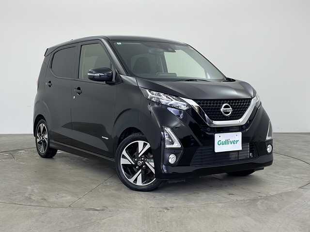 日産 デイズ HWS G ターボ プロパイロットED 兵庫県 2020(令2)年 4.5万km ブラック ・プロパイロット/・インテリジェント エマージェンシーブレーキ/・インテリジェント LI（車線逸脱防止支援システム）/・LDW（車線逸脱警報）/・踏み間違い衝突防止アシスト/・標識認識機能/・先行車発進お知らせ/・エマージェンシーストップシグナル/・フロント&バックソナー/・純正9インチSDナビ＆フルセグ＆BT＆DVD/・アラウンドビューモニター/・前方ドライブレコーダー/・ステアリングリモコン/・ETC/・W＋サイドエアバック/・カーテンエアバック/・LEDヘッドライト/・フォグライト/・オートライト/・純正15インチアルミホイール/・スマートキー/・プッシュスタート/・フロアマット/・本革巻ステアリング/・レザー調インストパネル/・電動パーキングブレーキ/・オートホールド