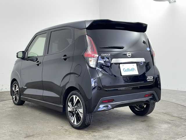 日産 デイズ HWS G ターボ プロパイロットED 兵庫県 2020(令2)年 4.5万km ブラック ・プロパイロット/・インテリジェント エマージェンシーブレーキ/・インテリジェント LI（車線逸脱防止支援システム）/・LDW（車線逸脱警報）/・踏み間違い衝突防止アシスト/・標識認識機能/・先行車発進お知らせ/・エマージェンシーストップシグナル/・フロント&バックソナー/・純正9インチSDナビ＆フルセグ＆BT＆DVD/・アラウンドビューモニター/・前方ドライブレコーダー/・ステアリングリモコン/・ETC/・W＋サイドエアバック/・カーテンエアバック/・LEDヘッドライト/・フォグライト/・オートライト/・純正15インチアルミホイール/・スマートキー/・プッシュスタート/・フロアマット/・本革巻ステアリング/・レザー調インストパネル/・電動パーキングブレーキ/・オートホールド