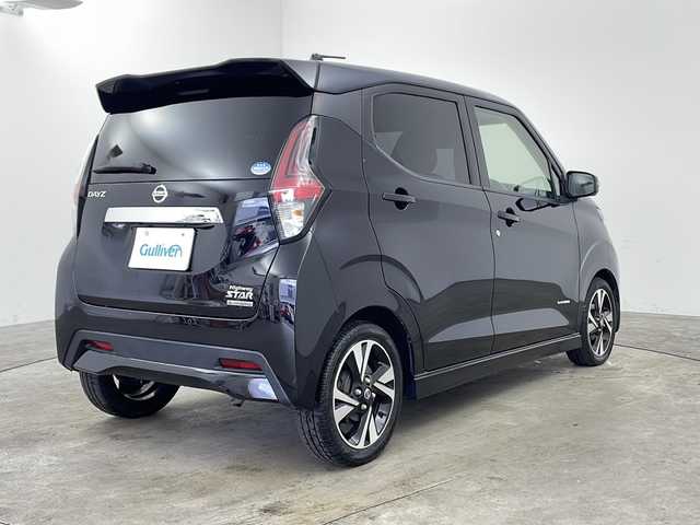 日産 デイズ HWS G ターボ プロパイロットED 兵庫県 2020(令2)年 4.5万km ブラック ・プロパイロット/・インテリジェント エマージェンシーブレーキ/・インテリジェント LI（車線逸脱防止支援システム）/・LDW（車線逸脱警報）/・踏み間違い衝突防止アシスト/・標識認識機能/・先行車発進お知らせ/・エマージェンシーストップシグナル/・フロント&バックソナー/・純正9インチSDナビ＆フルセグ＆BT＆DVD/・アラウンドビューモニター/・前方ドライブレコーダー/・ステアリングリモコン/・ETC/・W＋サイドエアバック/・カーテンエアバック/・LEDヘッドライト/・フォグライト/・オートライト/・純正15インチアルミホイール/・スマートキー/・プッシュスタート/・フロアマット/・本革巻ステアリング/・レザー調インストパネル/・電動パーキングブレーキ/・オートホールド