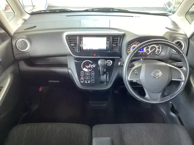 日産 デイズ ルークス ハイウェイスターX 大阪府 2016(平28)年 5.4万km アメジストブラック/シルキーホワイト 純正ナビ・フルセグTV・CD・DVD・/　　Bluetooth・AUX・USB/アラウンドビューモニター/左後パワースライドドア/ステアリングスイッチ/HIDヘッドライト/ETC/フォグランプ/インテリキー2個/後席ロールバイザー/純正ドライブレコーダー/電動格納ウインカーミラー/純正14インチアルミホイール/インテリジェントエマージェンシーブレーキ