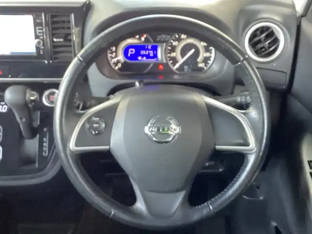 日産 デイズ ルークス ハイウェイスターX 大阪府 2016(平28)年 5.4万km アメジストブラック/シルキーホワイト 純正ナビ・フルセグTV・CD・DVD・/　　Bluetooth・AUX・USB/アラウンドビューモニター/左後パワースライドドア/ステアリングスイッチ/HIDヘッドライト/ETC/フォグランプ/インテリキー2個/後席ロールバイザー/純正ドライブレコーダー/電動格納ウインカーミラー/純正14インチアルミホイール/インテリジェントエマージェンシーブレーキ