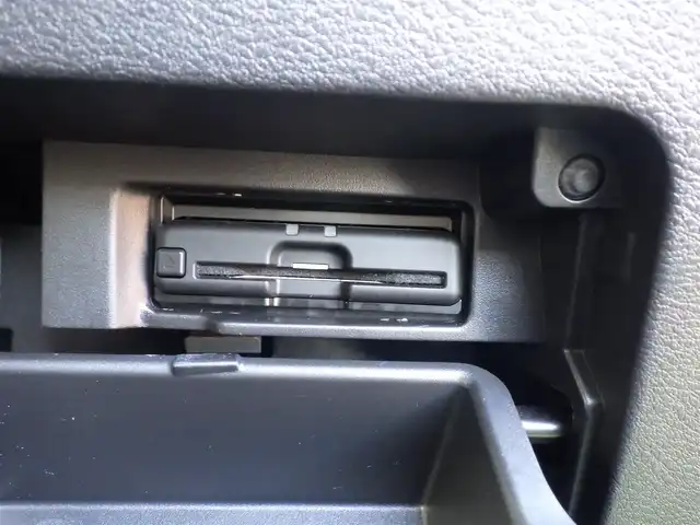 日産 セレナ e－パワー ハイウェイスター V 千葉県 2022(令4)年 3.1万km アズライトブルー エマージェンシーブレーキ/プロパイロット/インテリジェントクルーズコントロール/インテリジェントルームミラー/ハンズフリー両側パワースライドドア/純正SDナビ/地デジTV/【BD/DVD/CD再生機能　Bluetooth接続】/アラウンドビューモニター/フリップダウンモニター/ドライブレコーダー/革巻きステアリング/ステアリングスイッチ/ETC/LEDヘッドライト/フォグライト/ウインカーミラー/コーナーセンサー/純正15インチアルミホイル/サイド/カーテンエアバッグ/インテリジェントキー