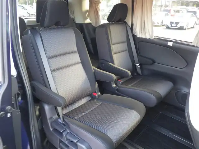 日産 セレナ e－パワー ハイウェイスター V 千葉県 2022(令4)年 3.1万km アズライトブルー エマージェンシーブレーキ/プロパイロット/インテリジェントクルーズコントロール/インテリジェントルームミラー/ハンズフリー両側パワースライドドア/純正SDナビ/地デジTV/【BD/DVD/CD再生機能　Bluetooth接続】/アラウンドビューモニター/フリップダウンモニター/ドライブレコーダー/革巻きステアリング/ステアリングスイッチ/ETC/LEDヘッドライト/フォグライト/ウインカーミラー/コーナーセンサー/純正15インチアルミホイル/サイド/カーテンエアバッグ/インテリジェントキー