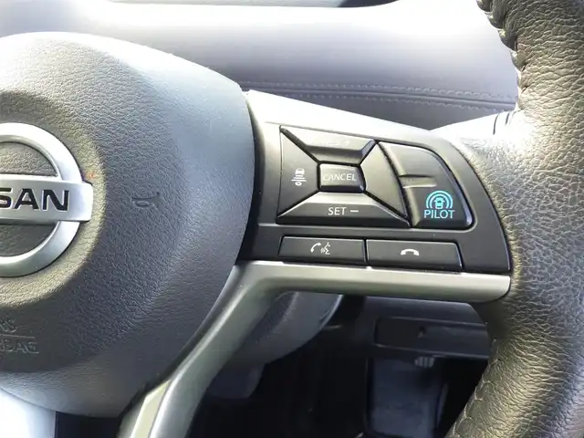 日産 セレナ e－パワー ハイウェイスター V 千葉県 2022(令4)年 3.1万km アズライトブルー エマージェンシーブレーキ/プロパイロット/インテリジェントクルーズコントロール/インテリジェントルームミラー/ハンズフリー両側パワースライドドア/純正SDナビ/地デジTV/【BD/DVD/CD再生機能　Bluetooth接続】/アラウンドビューモニター/フリップダウンモニター/ドライブレコーダー/革巻きステアリング/ステアリングスイッチ/ETC/LEDヘッドライト/フォグライト/ウインカーミラー/コーナーセンサー/純正15インチアルミホイル/サイド/カーテンエアバッグ/インテリジェントキー