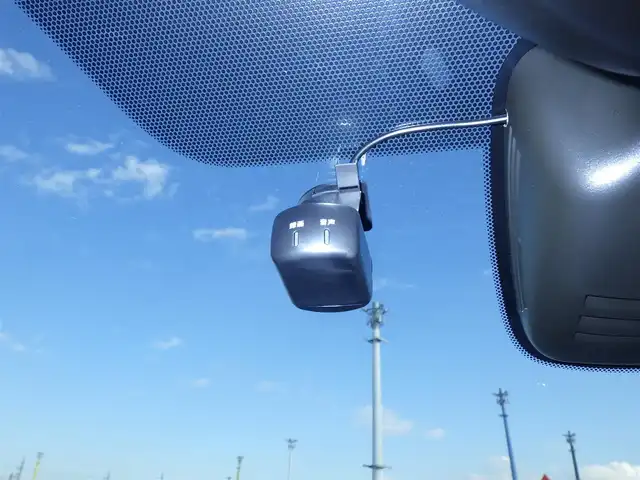 日産 セレナ e－パワー ハイウェイスター V 千葉県 2022(令4)年 3.1万km アズライトブルー エマージェンシーブレーキ/プロパイロット/インテリジェントクルーズコントロール/インテリジェントルームミラー/ハンズフリー両側パワースライドドア/純正SDナビ/地デジTV/【BD/DVD/CD再生機能　Bluetooth接続】/アラウンドビューモニター/フリップダウンモニター/ドライブレコーダー/革巻きステアリング/ステアリングスイッチ/ETC/LEDヘッドライト/フォグライト/ウインカーミラー/コーナーセンサー/純正15インチアルミホイル/サイド/カーテンエアバッグ/インテリジェントキー