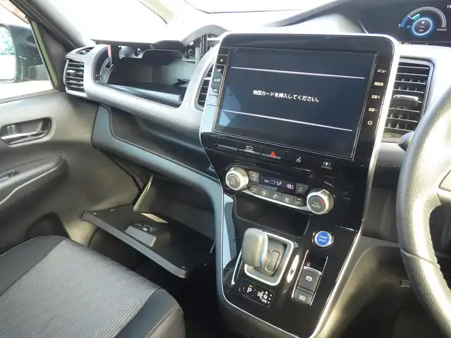 日産 セレナ e－パワー ハイウェイスター V 千葉県 2022(令4)年 3.1万km アズライトブルー エマージェンシーブレーキ/プロパイロット/インテリジェントクルーズコントロール/インテリジェントルームミラー/ハンズフリー両側パワースライドドア/純正SDナビ/地デジTV/【BD/DVD/CD再生機能　Bluetooth接続】/アラウンドビューモニター/フリップダウンモニター/ドライブレコーダー/革巻きステアリング/ステアリングスイッチ/ETC/LEDヘッドライト/フォグライト/ウインカーミラー/コーナーセンサー/純正15インチアルミホイル/サイド/カーテンエアバッグ/インテリジェントキー