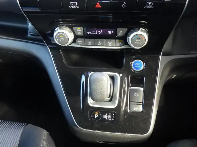 日産 セレナ e－パワー ハイウェイスター V 千葉県 2022(令4)年 3.1万km アズライトブルー エマージェンシーブレーキ/プロパイロット/インテリジェントクルーズコントロール/インテリジェントルームミラー/ハンズフリー両側パワースライドドア/純正SDナビ/地デジTV/【BD/DVD/CD再生機能　Bluetooth接続】/アラウンドビューモニター/フリップダウンモニター/ドライブレコーダー/革巻きステアリング/ステアリングスイッチ/ETC/LEDヘッドライト/フォグライト/ウインカーミラー/コーナーセンサー/純正15インチアルミホイル/サイド/カーテンエアバッグ/インテリジェントキー