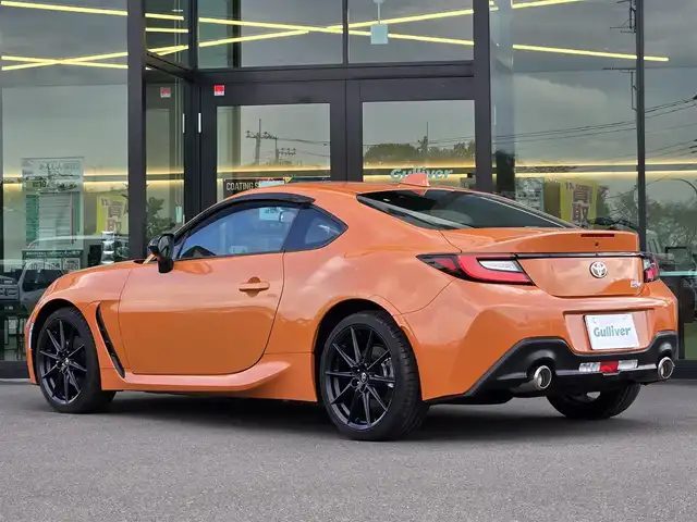 トヨタ ＧＲ８６ RZ 東京都 2023(令5)年 0.4万km フレイムオレンジ 社外9インチナビ/フルセグ/バックカメラ/ETC/ドライブレコーダー/シートヒーター/クルーズコントロール/LEDヘッドライト/オートライト/純正18インチAW/スマートキー/ステアリングスイッチ