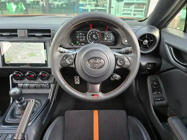 トヨタ ＧＲ８６ RZ 東京都 2023(令5)年 0.4万km フレイムオレンジ 社外9インチナビ/フルセグ/バックカメラ/ETC/ドライブレコーダー/シートヒーター/クルーズコントロール/LEDヘッドライト/オートライト/純正18インチAW/スマートキー/ステアリングスイッチ