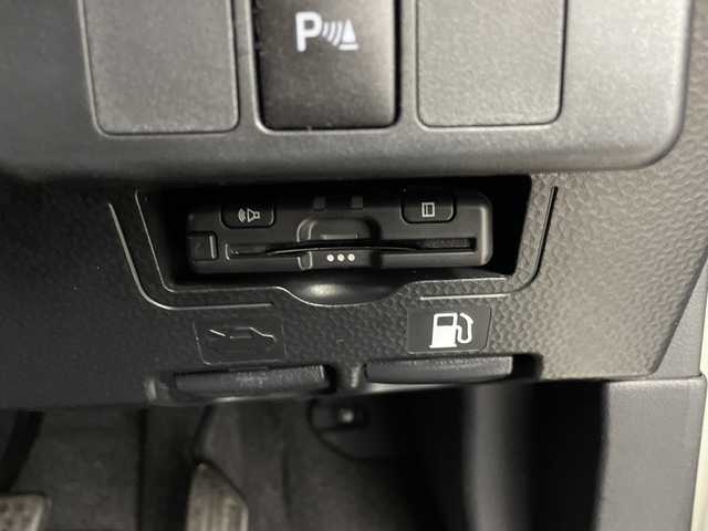 トヨタ ルーミー カスタムG－T 鹿児島県 2021(令3)年 1.4万km パールホワイトⅢ 社外ナビ/（CD・DVD/BT/フルセグ）/両側パワスラ/コーナーセンサー/ACC/オートブレーキホールド/バックカメラ/電動パーキング/コーナーセンサー/リアサンシェード/オートライト/スマートキー/プッシュスタート