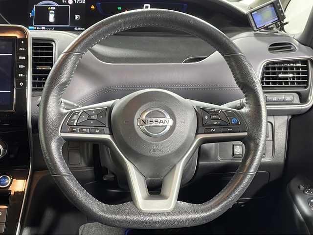 日産 セレナ e－パワー ハイウェイスター V 広島県 2020(令2)年 4.3万km ダイヤモンドブラック 成約済み
