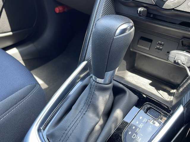 マツダ デミオ 13S 山口県 2015(平27)年 7.6万km ディープクリスタルブルーマイカ 純正HDDナビ/Bluetooth接続/アイドリングストップ/スペアキー有/LEDライト/パワーウィンドウ/パワーステアリング/W+ダブルエアバッグ/衝突被害軽減システム/盗難防止装置/横滑り防止装置/ABS/エアシート/シートヒーター