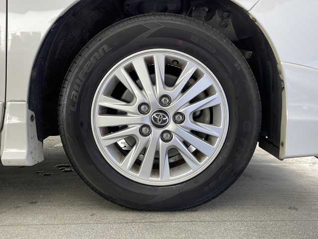 トヨタ ヴォクシー V 宮崎県 2015(平27)年 15.9万km ホワイトパールクリスタルシャイン 禁煙車/純正9型ナビTV/（NSZT-Y64T/CD/DVD/Bluetooth/フルセグTV)/純正バックカメラ/純正TRDエアロ/純正ルーフエンドスポイラー/純正15インチアルミ/純正ビルトインETC/純正フロアマット/両側電動スライドドア/クルーズコントロール/オートマチックハイビーム/デュアルオートエアコン/オート電動格納ミラー/ウインカードアミラー/本革巻ハンドル/スマートキー/プッシュエンジンスタート/スペアキー