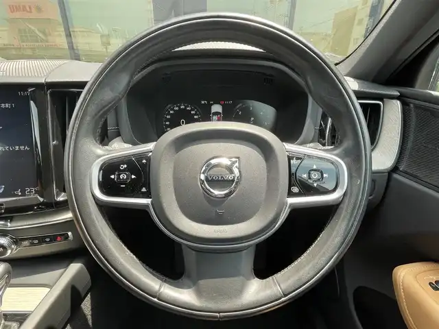 ボルボ ＸＣ６０ D4 AWD インスクリプション 石川県 2018(平30)年 7.2万km 黒 茶革シート/シートベンチレーション/Ｈａｒｍａｎ／Ｋａｒｄｏｎ/衝突軽減Ｂ/ＡＣＣ/ＢＩＬＳ/純正ナビ/ＡｐｐｌｅＣａｒＰｌａｙ/フルセグＴＶ/３６０カメラ/クリアランスソナー/電動リアゲート