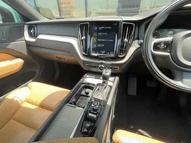 ボルボ ＸＣ６０ D4 AWD インスクリプション 石川県 2018(平30)年 7.2万km 黒 茶革シート/シートベンチレーション/Ｈａｒｍａｎ／Ｋａｒｄｏｎ/衝突軽減Ｂ/ＡＣＣ/ＢＩＬＳ/純正ナビ/ＡｐｐｌｅＣａｒＰｌａｙ/フルセグＴＶ/３６０カメラ/クリアランスソナー/電動リアゲート
