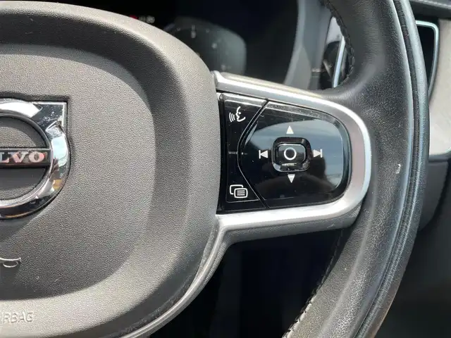 ボルボ ＸＣ６０ D4 AWD インスクリプション 石川県 2018(平30)年 7.2万km 黒 茶革シート/シートベンチレーション/Ｈａｒｍａｎ／Ｋａｒｄｏｎ/衝突軽減Ｂ/ＡＣＣ/ＢＩＬＳ/純正ナビ/ＡｐｐｌｅＣａｒＰｌａｙ/フルセグＴＶ/３６０カメラ/クリアランスソナー/電動リアゲート
