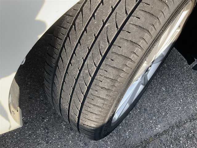 トヨタ プリウス α G ツーリングセレクション 滋賀県 2018(平30)年 6万km ホワイトパールクリスタルシャイン トヨタセーフティセンス/・プリクラッシュセーフティ/・レーンディパーチャーアラート/・オートマチックハイビーム/・レーダークルーズコントロール/パノラマルーフ/純正9インチナビ/Bluetooth、CD、DVD、フルセグテレビ/フロント/バックカメラ/ダブルツィーターシステム/ビルトインETC2.0/純正エンジンスターター/前後ドライブレコーダー/ハーフレザーシート/LEDヘッドライト/LEDフォグランプ/純正17インチアルミホイール/スペアキー有り/取扱説明書/保証書