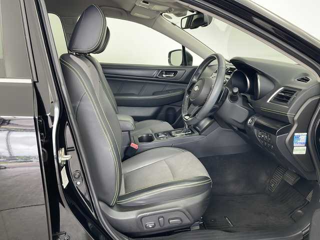 スバル アウトバック X－ブレイク 秋田県 2019(令1)年 7.7万km クリスタルブラックシリカ ４WD/ワンオーナー　/純正ナビ【AM/FM/BT/CD/DVD】　/プッシュスタート /パドルシフト/スマートキー　/スペアキー有り/ＥＴＣ　/前席シートヒーター　/ハーフレザーシート　/パワーバックドア　/前席パワーシート/ＬＥＤヘッドライト　/プッシュスタート　/コーナーセンサー　/横滑り防止装置　/レーンキープアシスト/衝突被害軽減システム/クリアランスソナー /アイドリングストップ/オートライト/オートエアコン /ステアリングヒーター/革巻きステアリング/シートメモリー/クルーズコントロール/自動パーキングブレーキ/バックカメラ/ダウンヒルアシストコントロール/USBポート/ステアリングリモコン/ヒルディセントコントロール/純正フロアマット/電格ミラー/フォグライト /ウィンカーミラー /ルーフレール/純正AW/オートビークルホールド