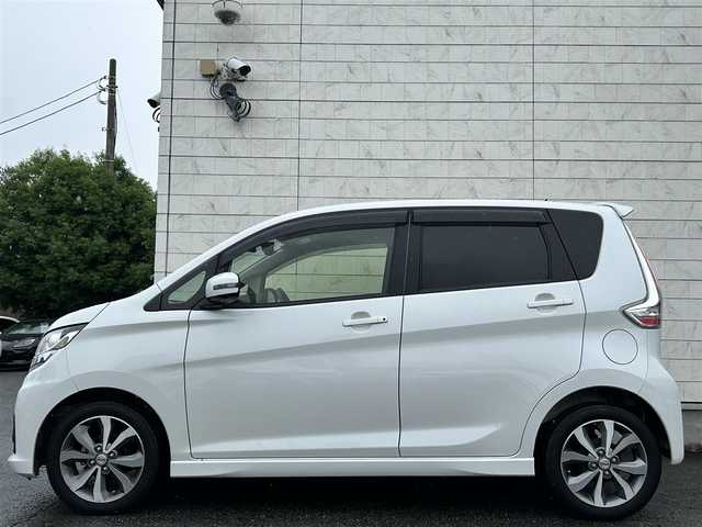 日産 デイズ ハイウェイスターX 埼玉県 2015(平27)年 3.5万km ホワイトパール 外部検査済み/登録時走行34617km/車検R8年11月10日/後期型/エマージェンシーブレーキ/アラウンドビューモニター/KENWOODナビゲーション/（CD/DVD/フルセグ/Bluetooth）/純正OP15インチアルミホイール/スリップコントロール/HIDヘッドライト/オートハイビーム/アイドリングストップ/デジタルオートエアコン/フロアマット/ドアバイザー/スマートキー2個/新車保証書/取扱説明書