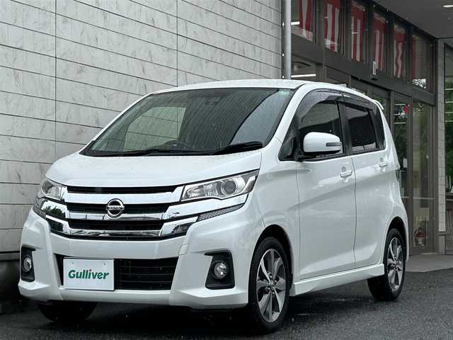 日産 デイズ ハイウェイスターX 埼玉県 2015(平27)年 3.5万km ホワイトパール 外部検査済み/登録時走行34617km/車検R8年11月10日/後期型/エマージェンシーブレーキ/アラウンドビューモニター/KENWOODナビゲーション/（CD/DVD/フルセグ/Bluetooth）/純正OP15インチアルミホイール/スリップコントロール/HIDヘッドライト/オートハイビーム/アイドリングストップ/デジタルオートエアコン/フロアマット/ドアバイザー/スマートキー2個/新車保証書/取扱説明書