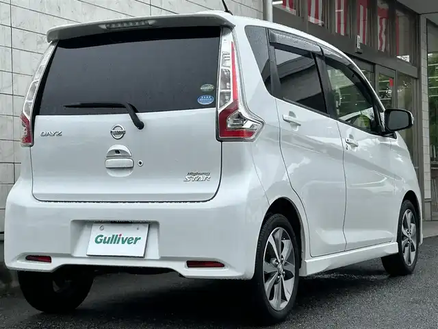 日産 デイズ ハイウェイスターX 埼玉県 2015(平27)年 3.5万km ホワイトパール 外部検査済み/登録時走行34617km/車検R8年11月10日/後期型/エマージェンシーブレーキ/アラウンドビューモニター/KENWOODナビゲーション/（CD/DVD/フルセグ/Bluetooth）/純正OP15インチアルミホイール/スリップコントロール/HIDヘッドライト/オートハイビーム/アイドリングストップ/デジタルオートエアコン/フロアマット/ドアバイザー/スマートキー2個/新車保証書/取扱説明書