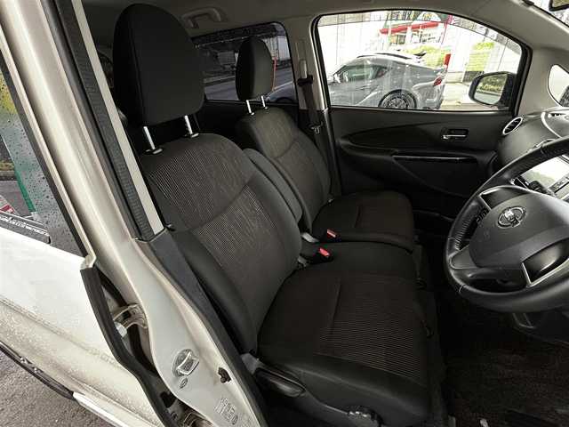 日産 デイズ ハイウェイスターX 埼玉県 2015(平27)年 3.5万km ホワイトパール 外部検査済み/登録時走行34617km/車検R8年11月10日/後期型/エマージェンシーブレーキ/アラウンドビューモニター/KENWOODナビゲーション/（CD/DVD/フルセグ/Bluetooth）/純正OP15インチアルミホイール/スリップコントロール/HIDヘッドライト/オートハイビーム/アイドリングストップ/デジタルオートエアコン/フロアマット/ドアバイザー/スマートキー2個/新車保証書/取扱説明書